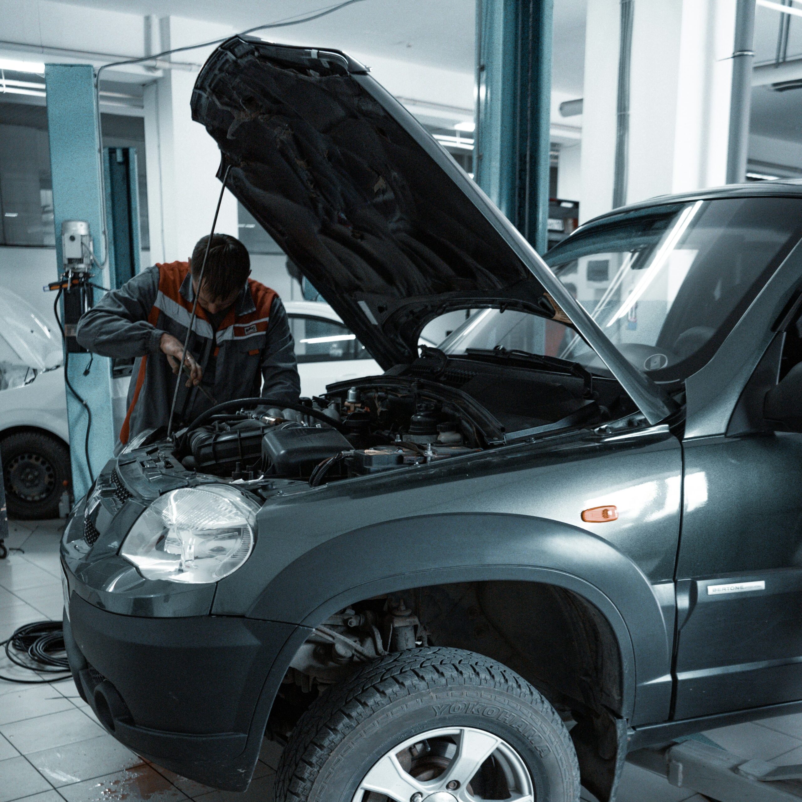 merawat mobil